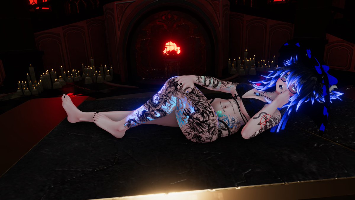 Hi cuties!!!! Friday at 7pm CST, I will be going live on the blue site since I am returning this month. Hope to see ya there.