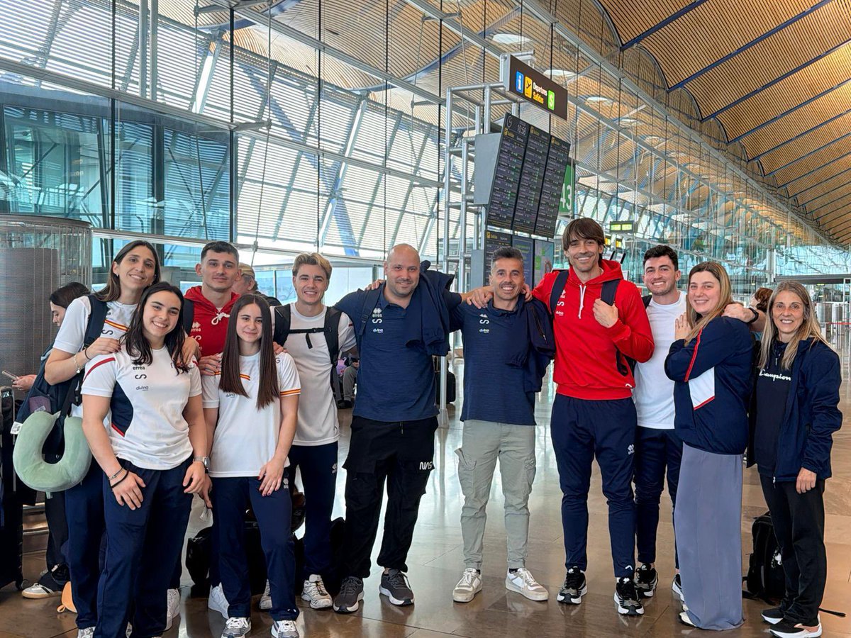 RFEGimnasia's tweet image. ✈️  ¡Rumbo a Estados Unidos! 

El #TeamESP de #GA pone rumbo hacia 🇺🇸 para participar en la American Cup 💪🏼

¡Fuerza equipo!😉