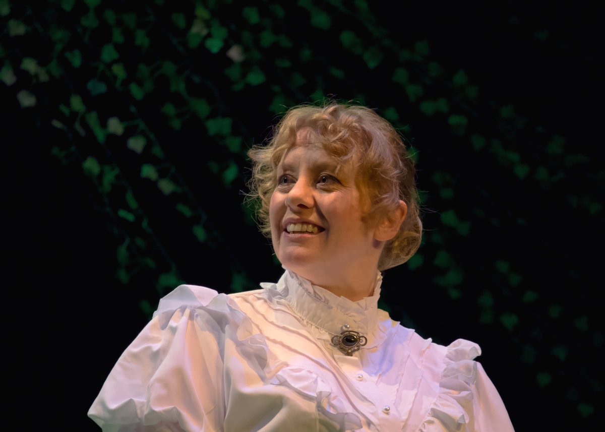 RumpusTheatreCo's tweet image. More great spine-chilling #TheHauntedBride shows last wk @TheQuayTheatre @AnvilArts &amp;amp; a fab full house @SwindonArtsCent. Next @thehawthcrawley 26 March, Blakehay Weston-Super-Mare 30 March - 1 April &amp;amp; on into Autumn 2026 #Dickens #ghosts Details &amp;amp; tickets  rumpustheatrecompany.co.uk/current.html