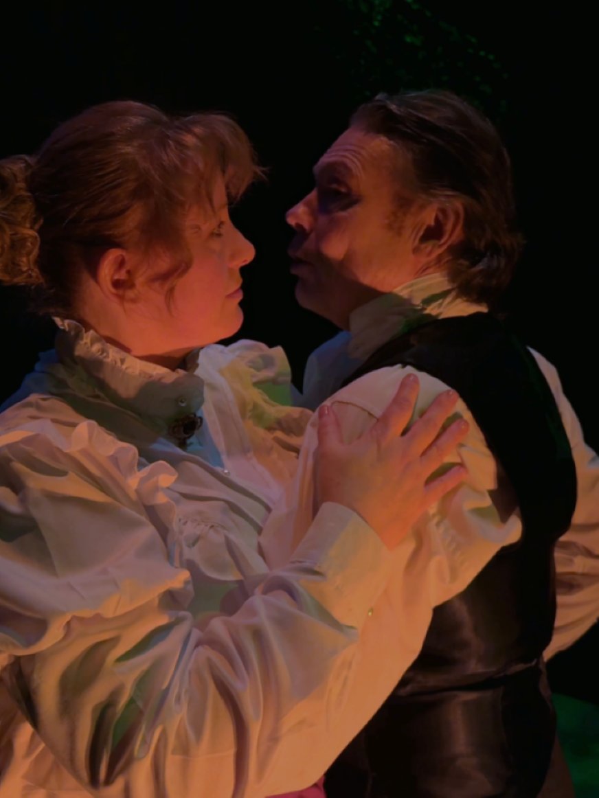 RumpusTheatreCo's tweet image. More great spine-chilling #TheHauntedBride shows last wk @TheQuayTheatre @AnvilArts &amp;amp; a fab full house @SwindonArtsCent. Next @thehawthcrawley 26 March, Blakehay Weston-Super-Mare 30 March - 1 April &amp;amp; on into Autumn 2026 #Dickens #ghosts Details &amp;amp; tickets  rumpustheatrecompany.co.uk/current.html