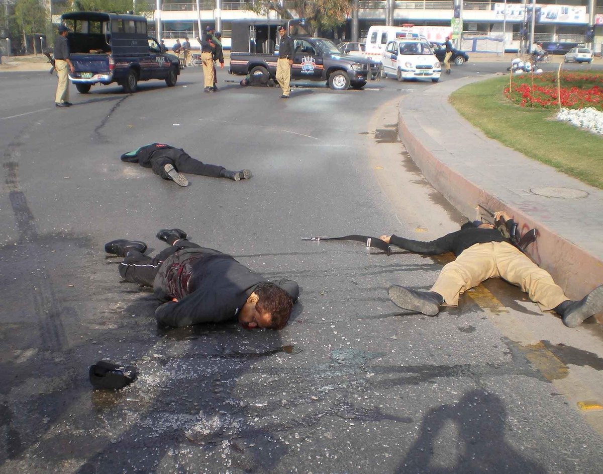 RSingh6969a's tweet image. Circa: Lahore, March 3, 2009. Scene near #Gaddafi #Stadium where Sri Lankan team bus was ambushed a short distance away from the venue by 12 gunmen. During the attack, 6 policemen and a driver escorting the match officials died. #cricket #SriLankaTweet #NaveenWijesinghe #pakistan