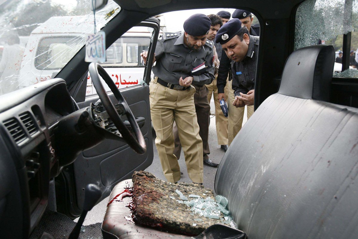 RSingh6969a's tweet image. Circa: Lahore, March 3, 2009. Scene near #Gaddafi #Stadium where Sri Lankan team bus was ambushed a short distance away from the venue by 12 gunmen. During the attack, 6 policemen and a driver escorting the match officials died. #cricket #SriLankaTweet #NaveenWijesinghe #pakistan