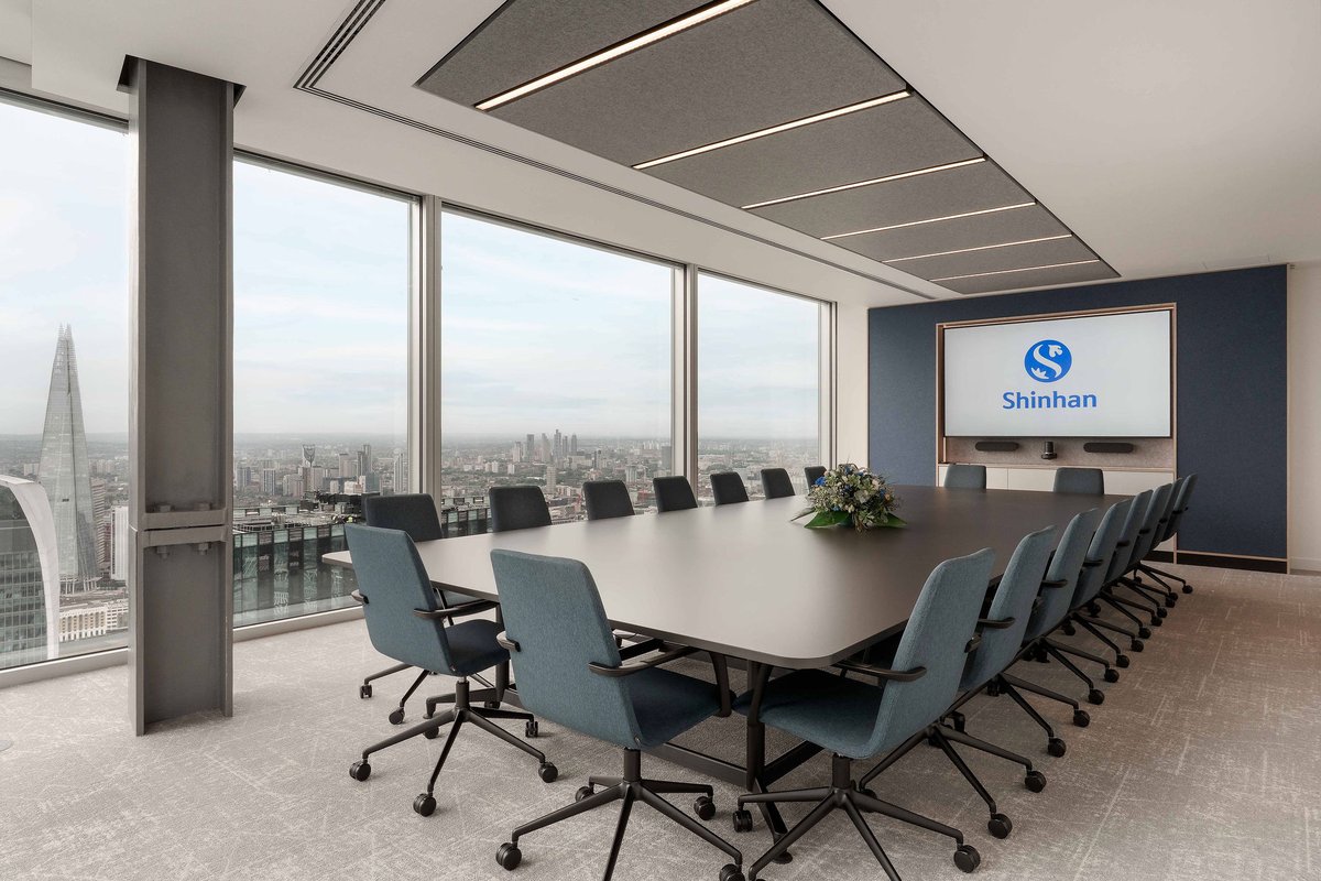 Synergy_Lights's tweet image. New project Alert at 8 Bishopsgate! Shinhan Bank’s new UK headquarters designed by @Oktra__
to support collaboration, client engagement, and long-term expansion.   

synergycreativ.com/case-study/shi…

#CommercialLighting #WorkplaceDesign #DesignAndBuild #LondonProjects