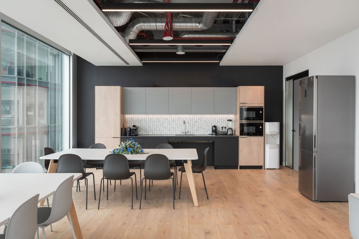 Synergy_Lights's tweet image. New project Alert at 8 Bishopsgate! Shinhan Bank’s new UK headquarters designed by @Oktra__
to support collaboration, client engagement, and long-term expansion.   

synergycreativ.com/case-study/shi…

#CommercialLighting #WorkplaceDesign #DesignAndBuild #LondonProjects