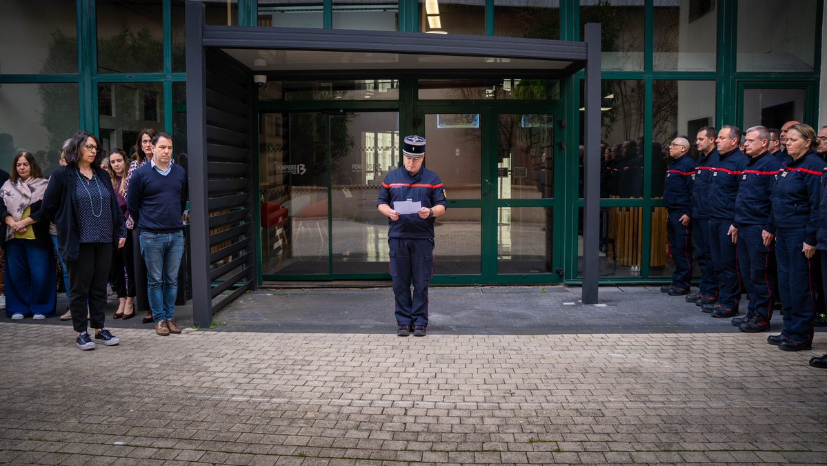 Pompiers13 tweet media