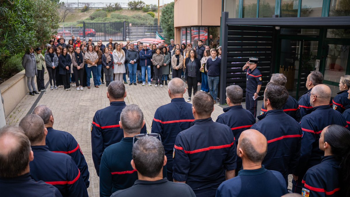 Pompiers13 tweet media