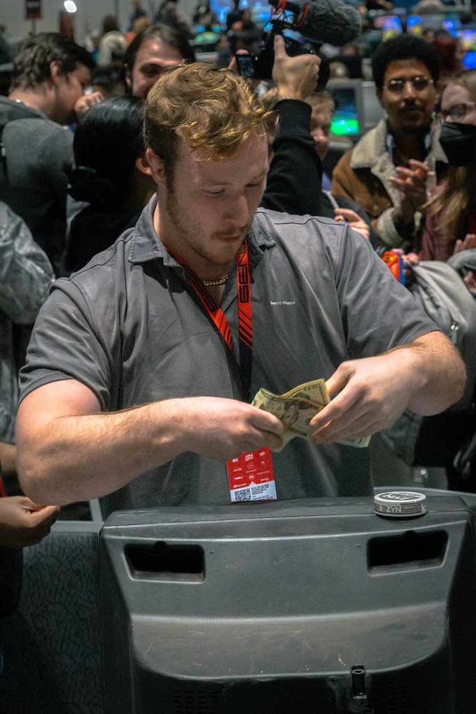 calpolkid tweet media