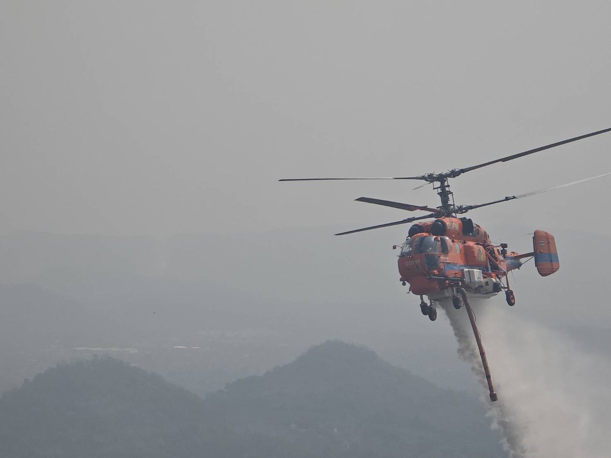 DDPMNews's tweet photo. 📌 เฮลิคอปเตอร์ ปภ. KA-32 ลุยดับไฟป่าลำพูน เสริมกำลังพื้นที่ อ.ป่าซาง และ อ.เมืองฯ ดับไฟบนดอย ลดค่าฝุ่น PM 2.5 ภาคเหนือ https://t.co/3jiOWBdzN1
#ปภ #ข่าว #KA32 #ลำพูน #ไฟป่าลำพูน #ป่าซาง #PM25 #SaveLampun #ภารกิจเหนือฟ้า #ปักเป้าสีส้ม https://t.co/mxTK3oFldw