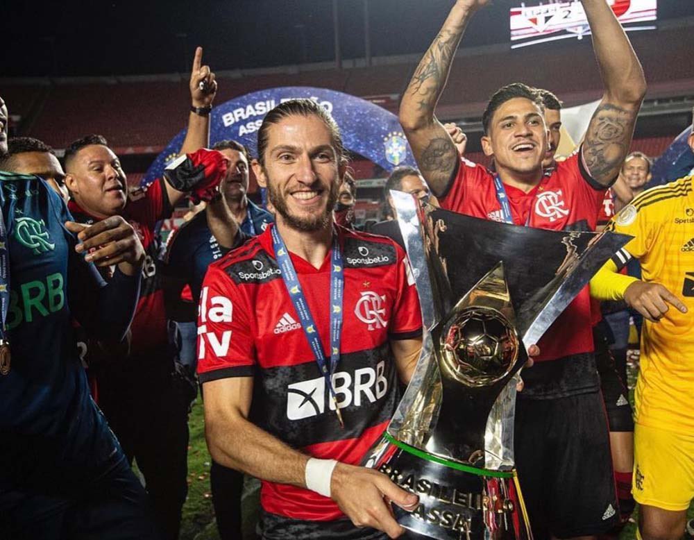wgrsilvacrf's tweet photo. Sem férias, 45 dias trabalho.
É normal que críticas existam.

Filipe Luís só é um dos MAIORES técnicos do Flamengo.

Já disseram no passado: 
O MAIOR inimigo do Flamengo é o próprio Flamengo.

O CRF é inacreditável.

Seguimos.
Que a Nação leve aos títulos. 

#ObrigadoFilipe ❤️🖤 https://t.co/5esuVingmD