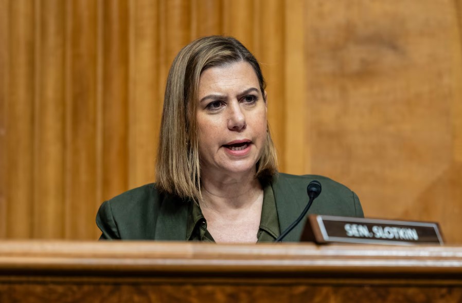 BREAKING: Democratic Senator Elissa Slotkin warns that the Trump Administration will place ICE agents at polling stations across the country for the midterms.

Thoughts? 👇