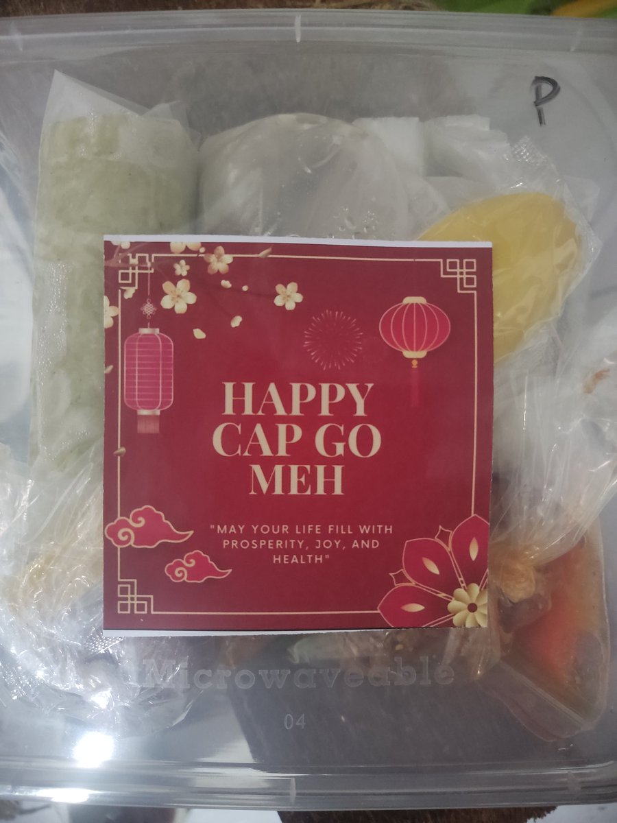 Selamat merayakan Cap Go Meh / Festival Lampion untuk teman-teman mutualan.. kebetulan aku dapat kiriman lontong cap go meh juga 😁

<a href="/FeiyanXie/">Feiyan Xie</a>