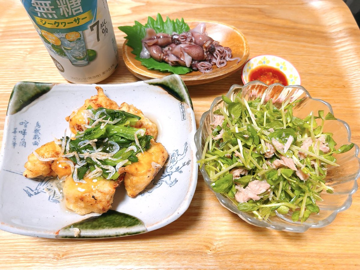 oppspps0401's tweet photo. 副業バイト休みだから揚げ物作ってゆっくり晩酌♥⸒⸒
あんかけ鶏天、豆苗ツナサラダ、ホタルイカ！
ボイルホタルイカは昔食べて苦手だなって思ってたけど、Xでサッと茹で直すと美味しいって見て試してみたら本当に美味しい(⸝⸝⸝ᵒ̴̶̷ ༥ ᵒ̴̶̷⸝⸝⸝) ̖́-
また好きなものが増えた！わーい！
#晩酌 https://t.co/dJCgp8EGtx