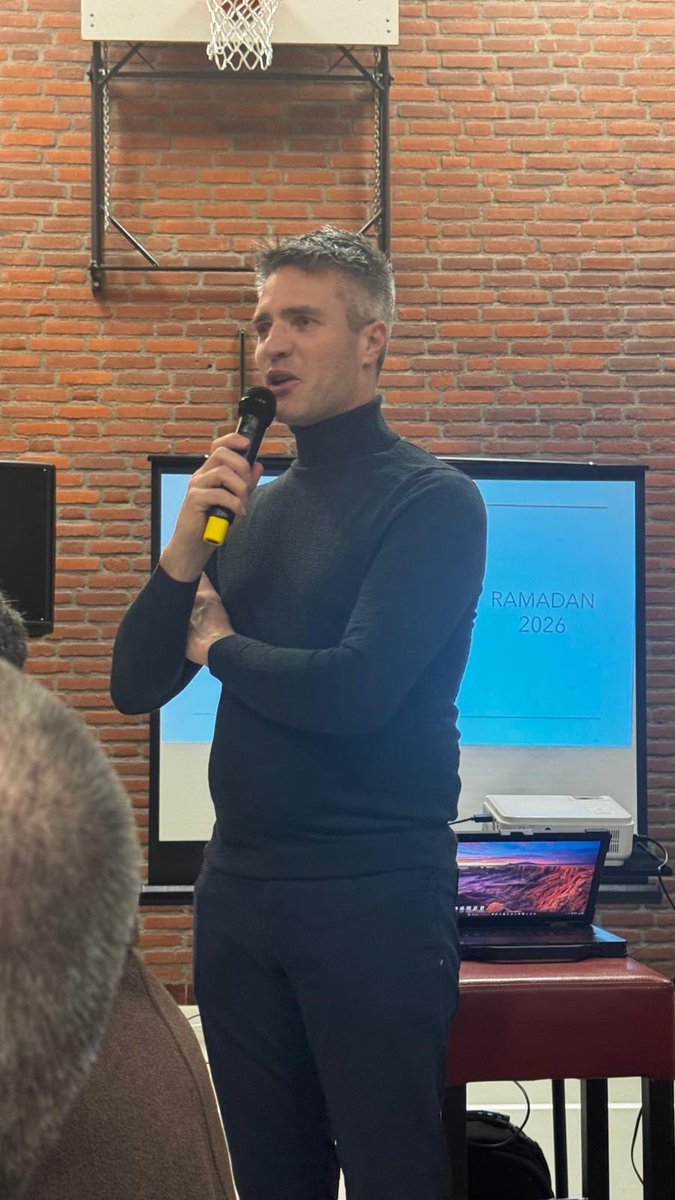 🌙🤍 Mooie iftar in Goudriaan met een volle zaal, warme gesprekken en veel verbinding. Fijn dat ook burgemeester Theo Segers én CDA Tweede Kamerlid Jan Arie Koorevaar erbij waren. Dank aan alle vrijwilligers! 🙏✨ #Ramadan #Iftar #Dordrecht #samenleven