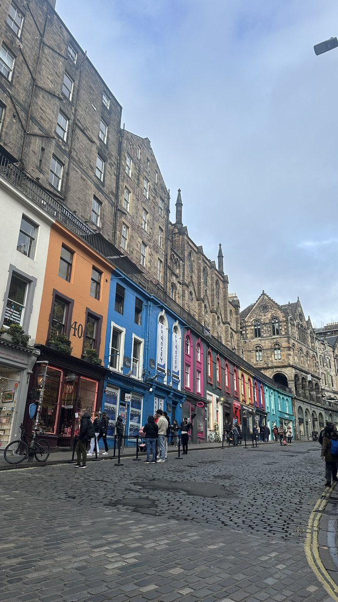 pablooodlv's tweet photo. Edinburgo todo perfecto https://t.co/r1vuptwpK8