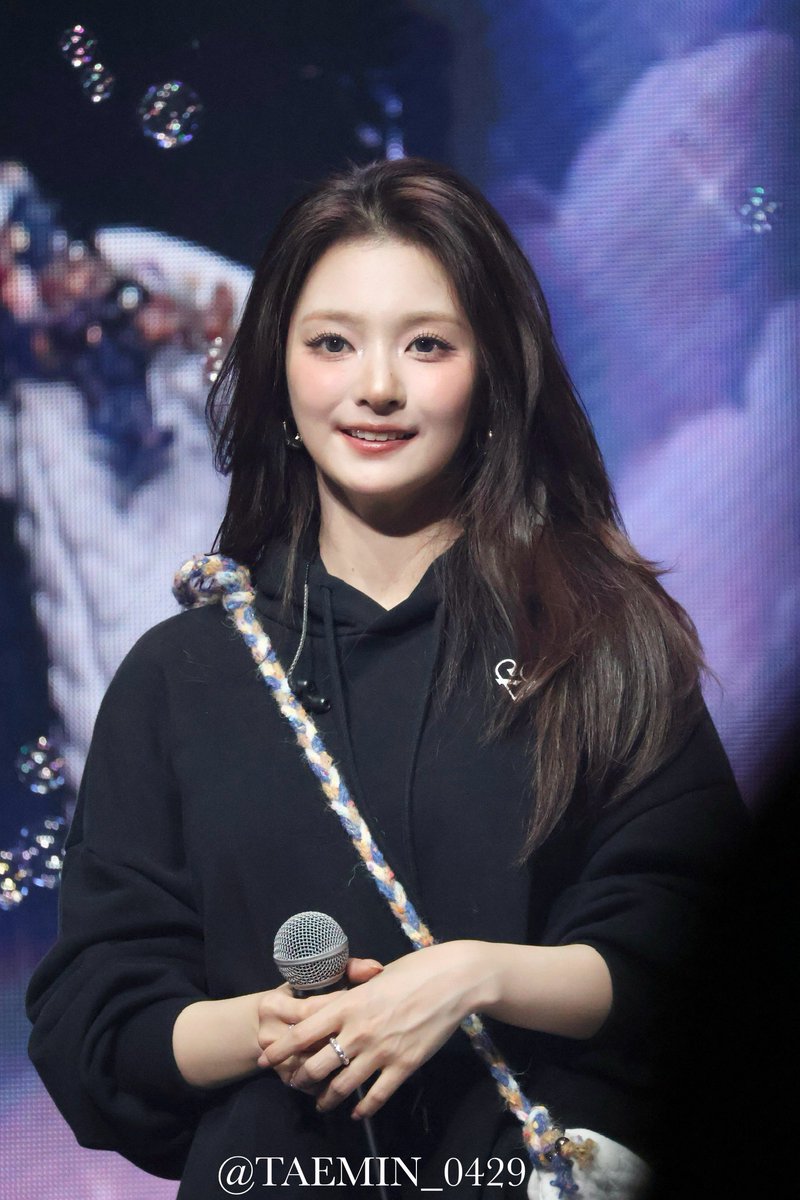 260228

#fromis_9 #프로미스나인 
#LEENAGYUNG #이나경 #ナギョン