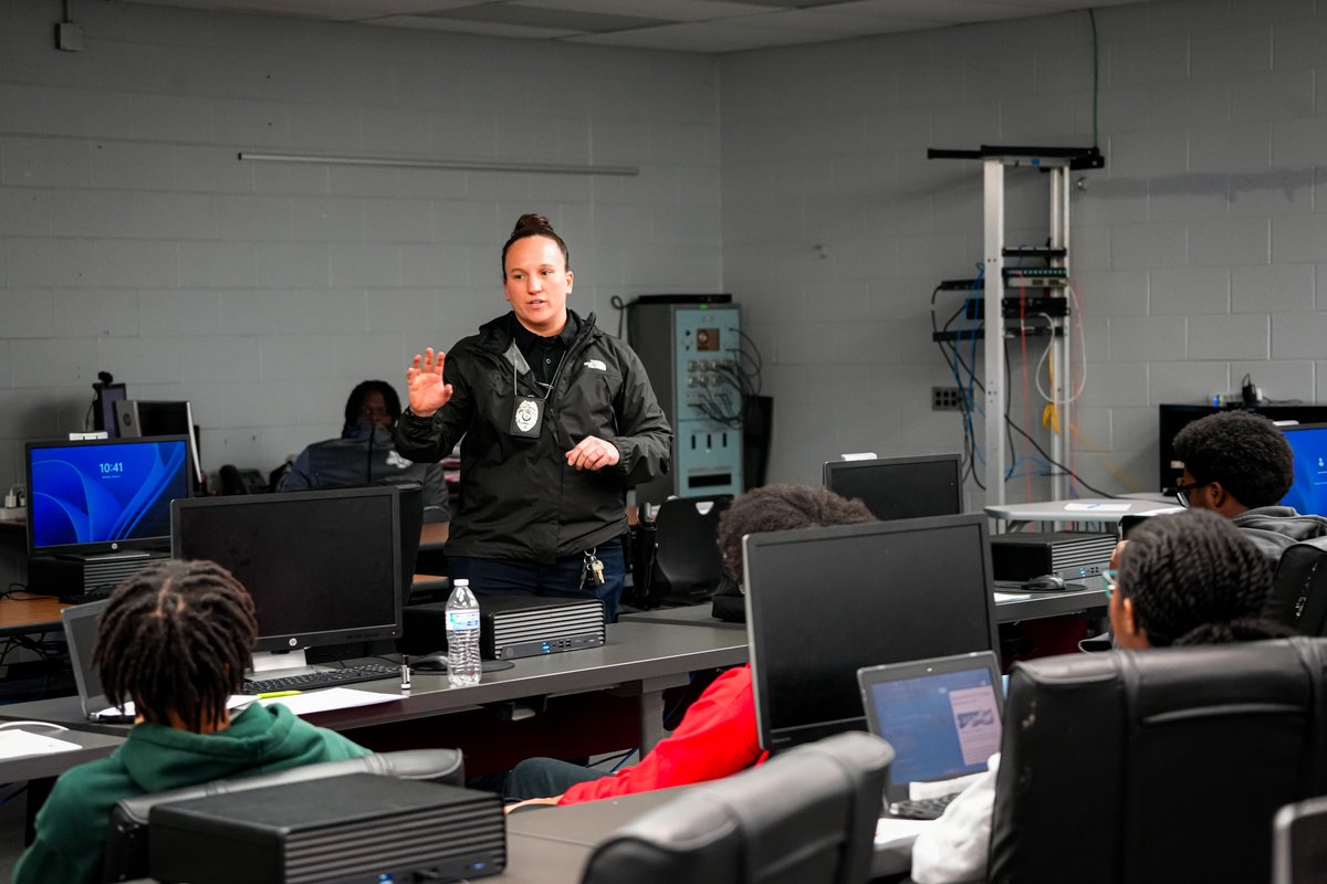 Suffolk Police Department tweet media