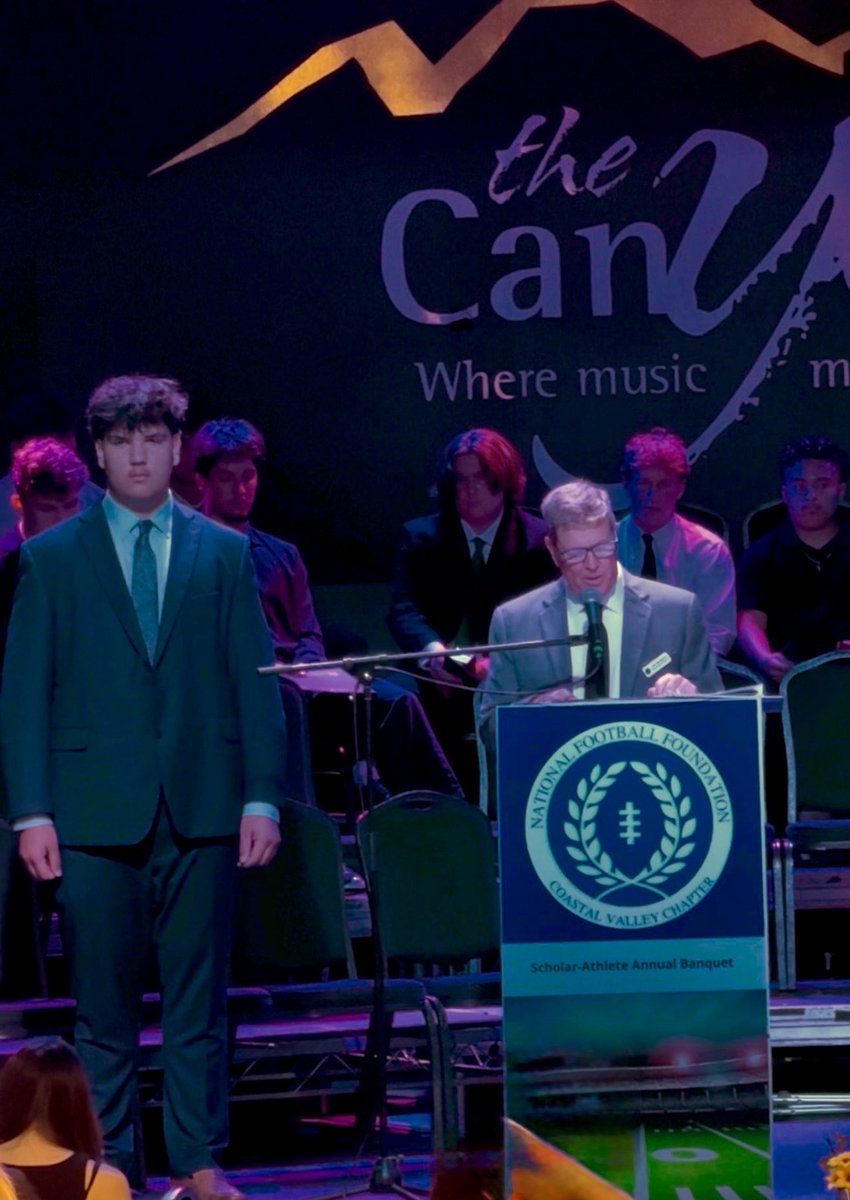 CHAMINADE FOOTBALL tweet media