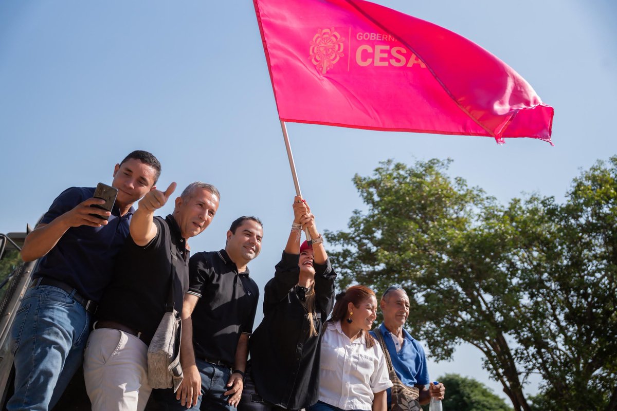 La nueva vía contará con:

✅ Dos carriles de 3,5 metros
✅ Bermas y cunetas en concreto
✅ Ancho total de 11 metros
✅ Carpeta asfáltica, base y subbase reforzadas

Además, se construyen obras hidráulicas y señalización completa, garantizando una vía moderna, resistente y