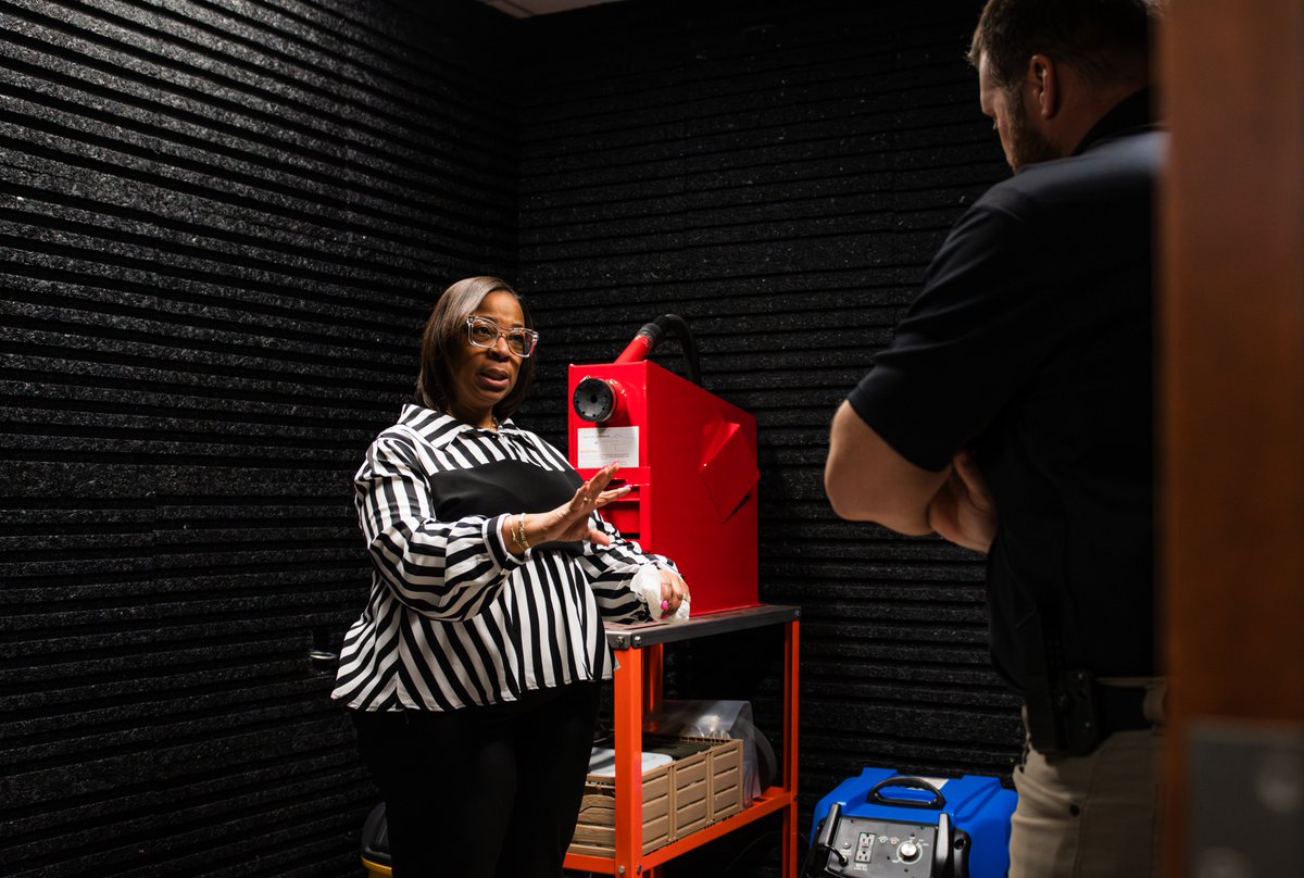 Mayor Sharon Tucker tweet media