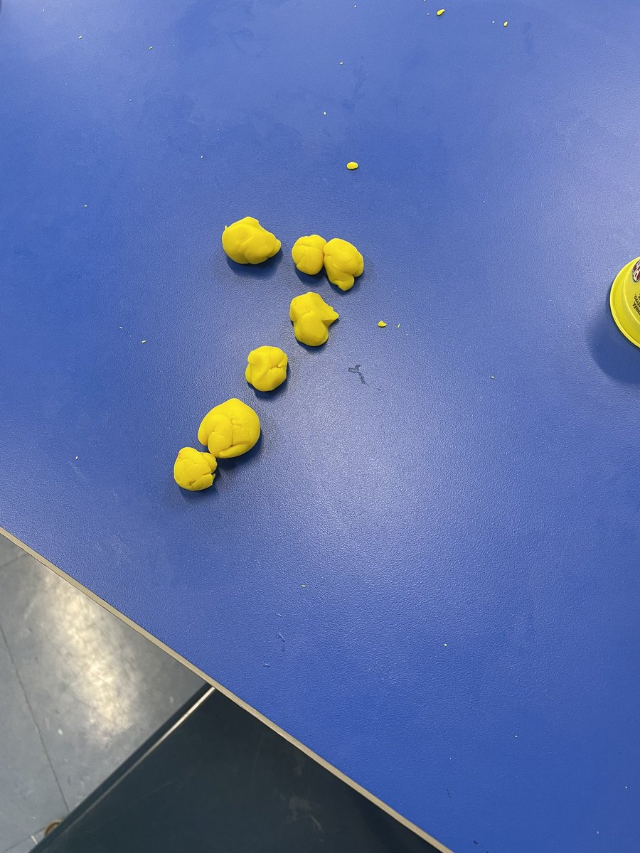 LaurenBird42's tweet image. Learning how to #subtract in #Kindergarten with @PlayDoh! #learningthroughplay #handson @GPSDistrict #CosCobSchool