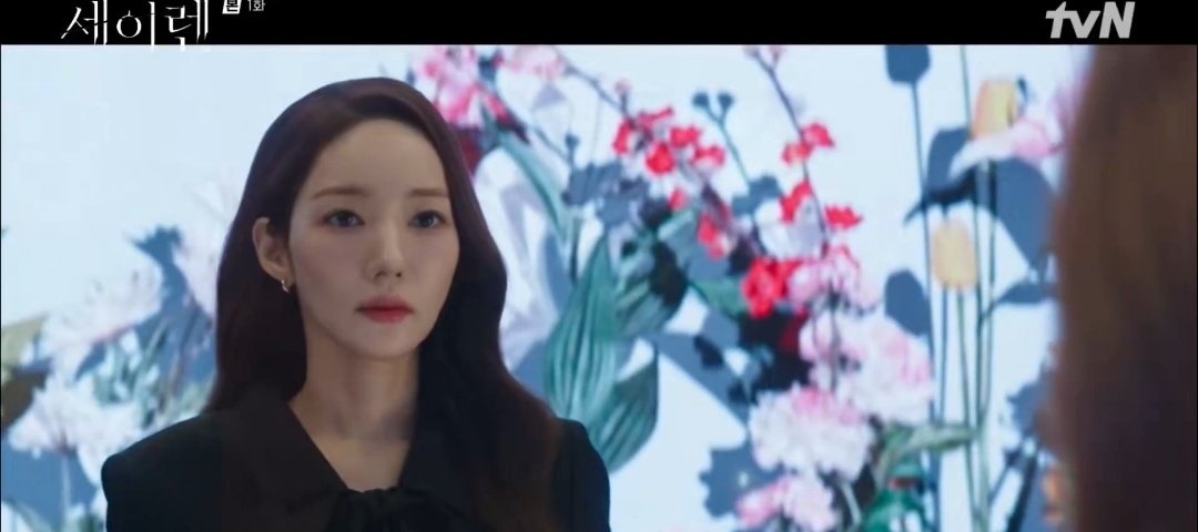 siren kiss başladı ❤️‍🔥 aksiyonlu başladı beğendim cha wooseok karakteri havalı girdi ve o kızın ölümünü hiç beklemedim heyecanlı oldu başrol kızımız ise fazla zeki olduğu için iyi mi kötü mü asla çözemedim ona aşık olan herkes olmuş resmen heyecanla bölümlerin devamını bekliyom