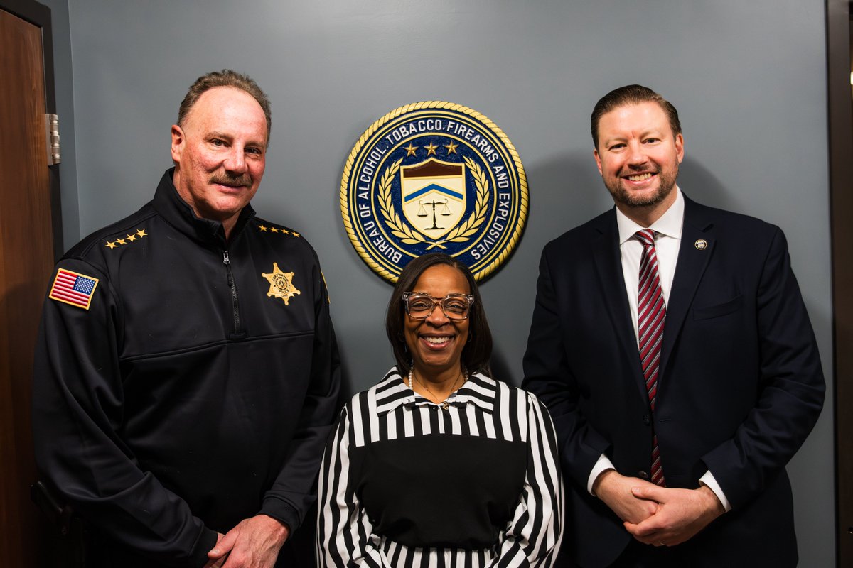 Mayor Sharon Tucker tweet media