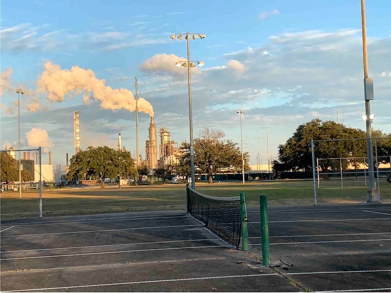 docudr's tweet photo. Mothering Earth features @FencelineWatch, environmental justice group, who expose the toxic harm their community faces &amp; conditions that exist to protect the companies responsible for the #pollutants. Listen and subscribe: https://t.co/9UnqEoMEKM https://t.co/dH8OjRBYl4
