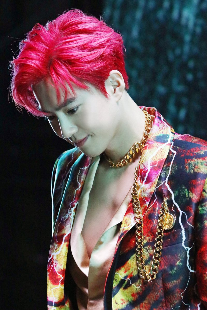 exoticostw's tweet photo. π¨MV λ―Έκ³΅κ° μ»· λλ°©μΆ!π¨
EXO βObsessionβ MV Behind photoπΈ #BALDER
#EXO #μμ #WeAreOneRP #EXOonearewe @twexoticos #OBSESSION #EXODEUX https://t.co/fI2vowysa7