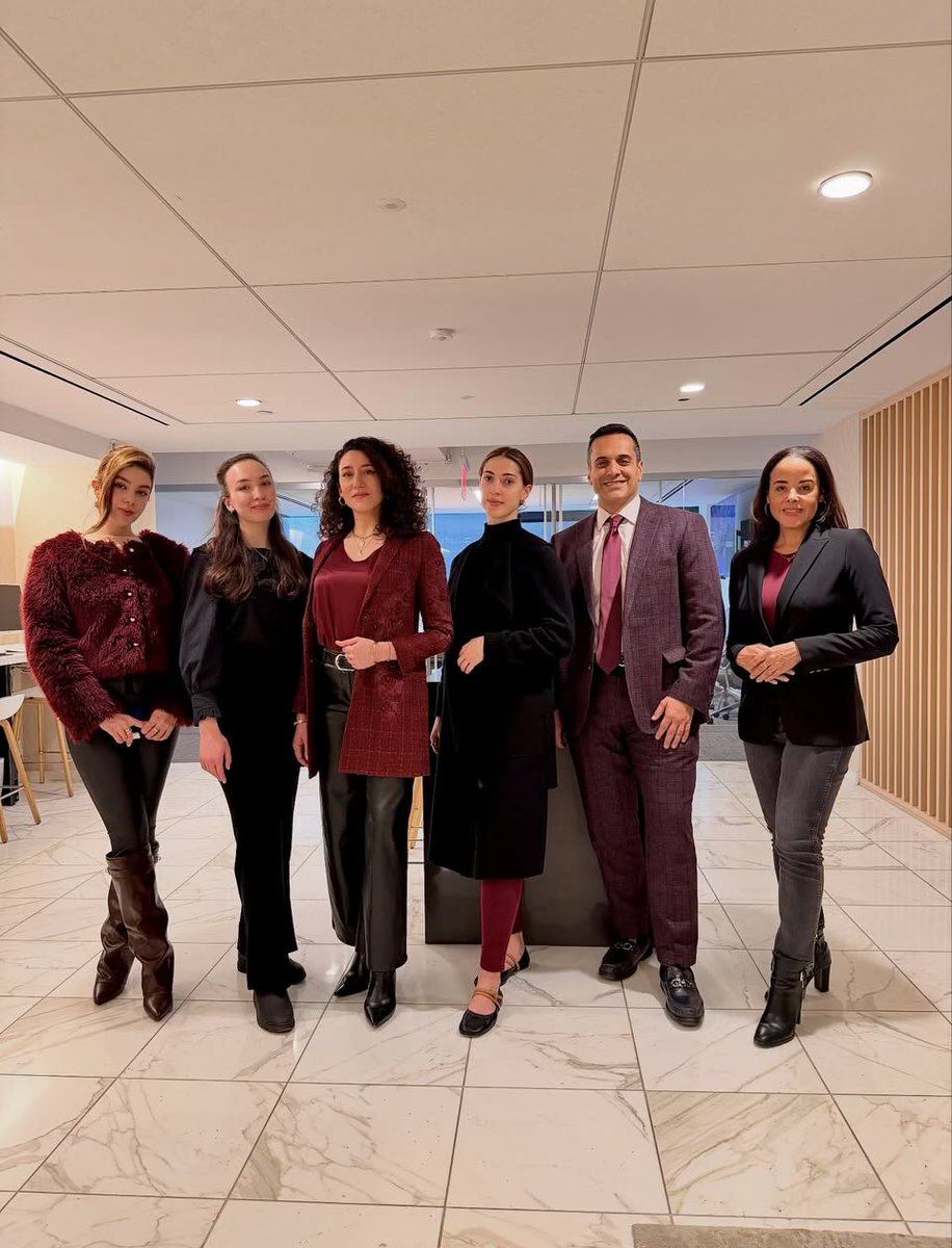 Bacodari's tweet photo. Leadership is reflected in the people around you.

Shared standards. Mutual respect. Consistent execution.

That’s how we operate at The Bacodari Team.

#ManhattanRealEstate #LuxuryRealEstate #NYCRealEstate #Leadership #DouglasElliman https://t.co/L9edZAZT0z