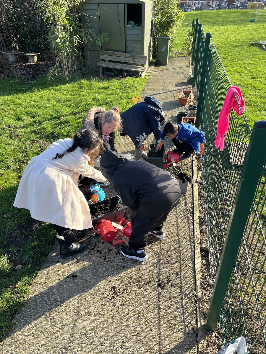 Clare Shillito tweet media