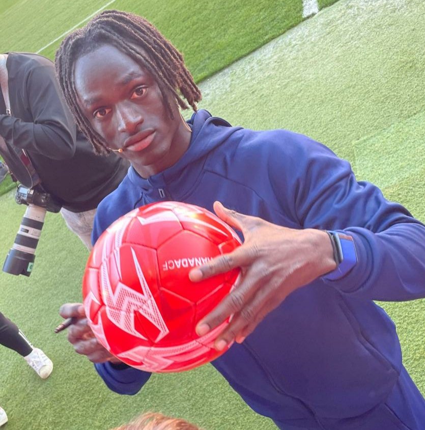 elpichurriki's tweet image. Una alegría levantarse y ver los ojitos de mi pareja actual #love #melocomo #minene