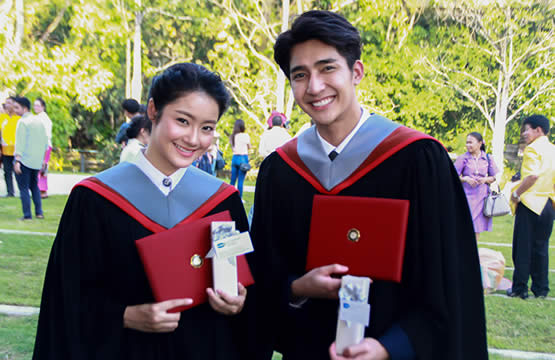 เราควรบอกเขาไหมว่าเอิร์ทกับน้ำตาลเป็น  รุ่นเดียวกันช🤣🤣🤣🤣