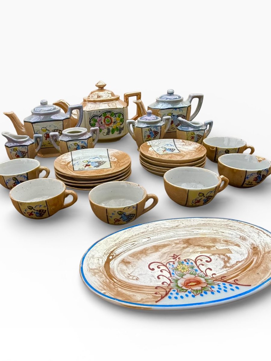 MaryBradshaw66's tweet image. Vintage Japanese Lusterware Child’s Tea Set, Hand Painted Folk Art, 28 Pieces Just Listed in Etsy Store.

Follow Etsy Link in Bio: #lusterware #teaset #pretendplay #childsteaset #madeinjapan