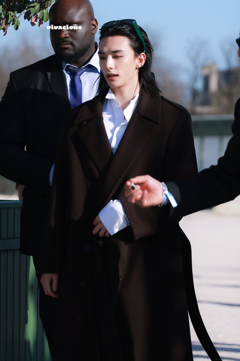 260303 Dior     

왕자님...퇴근...

#현진 #hyunjin 
#HYUNJIN_DiorAW26
<a href="/Dior/">Dior</a>