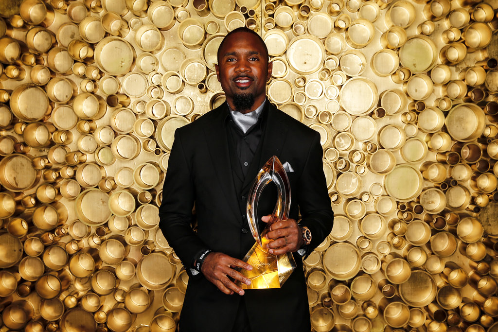 ProFootballHOF's tweet photo. It’s National Sportsmanship Day and a perfect moment to spotlight Hall of Famer Charles Woodson @CharlesWoodson. The @Raiders legend pictured here after winning the Art Rooney Sportsmanship Award at NFL Honors in 2016. A true standard for respect, leadership, and how the game should be played.
