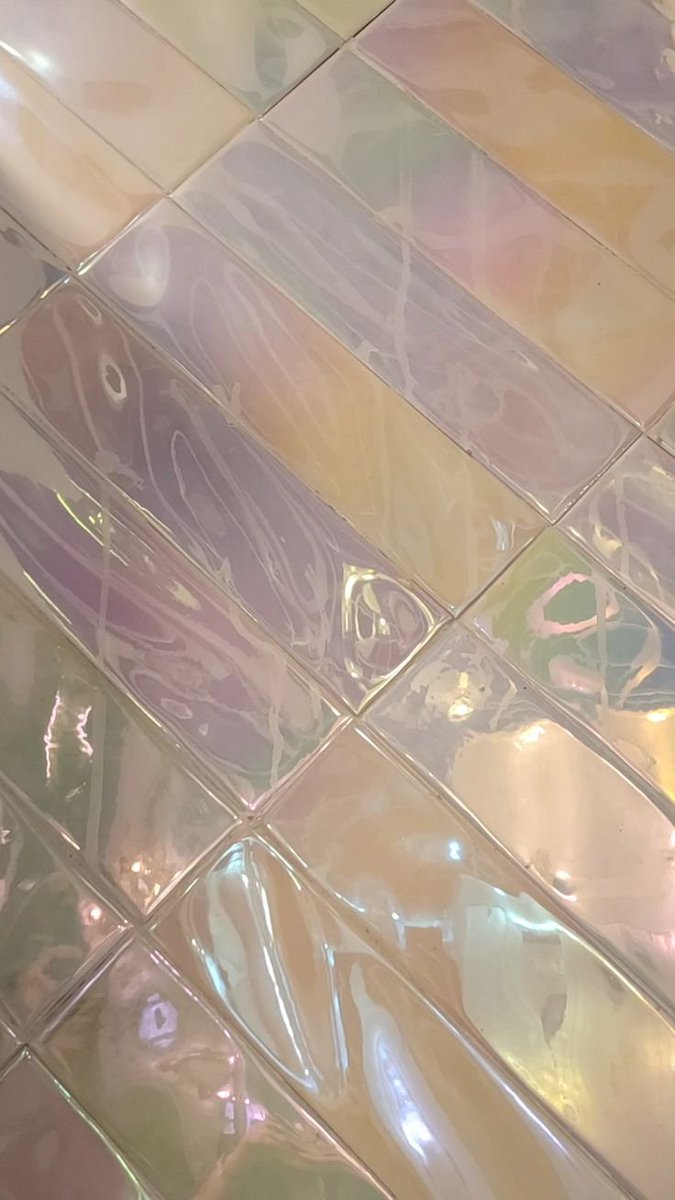 lavieestbelIe's tweet photo. Obsessed with iridescent tiles https://t.co/G8brin2Ok7