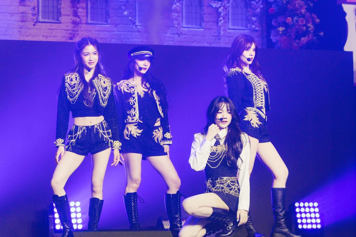 —[🦕🐰🌸] #BNK483rdGenConcert

Namida no Hyoumen Chouryoku 
w/ #HoopBNK48 #MonetBNK48 #PancakeBNK48

#pitchapaeyah