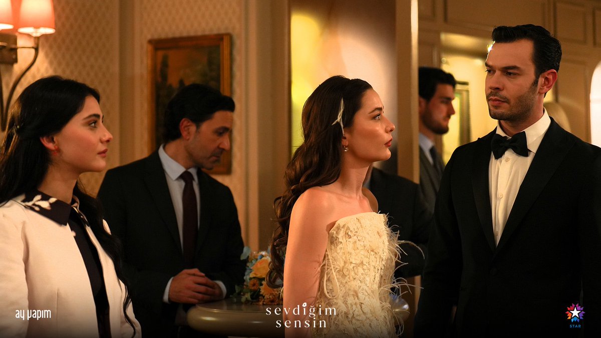 Ningún compromiso es por amor pero solo esta mirando a una persona 
Just saying 🙂‍↕️
#SevdiğimSensin