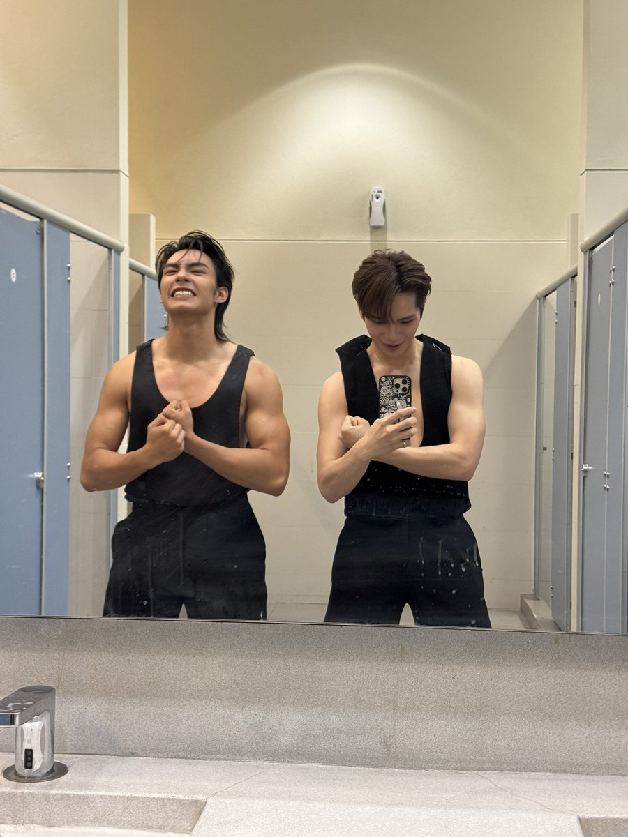 Fuaiz_thanawat tweet media