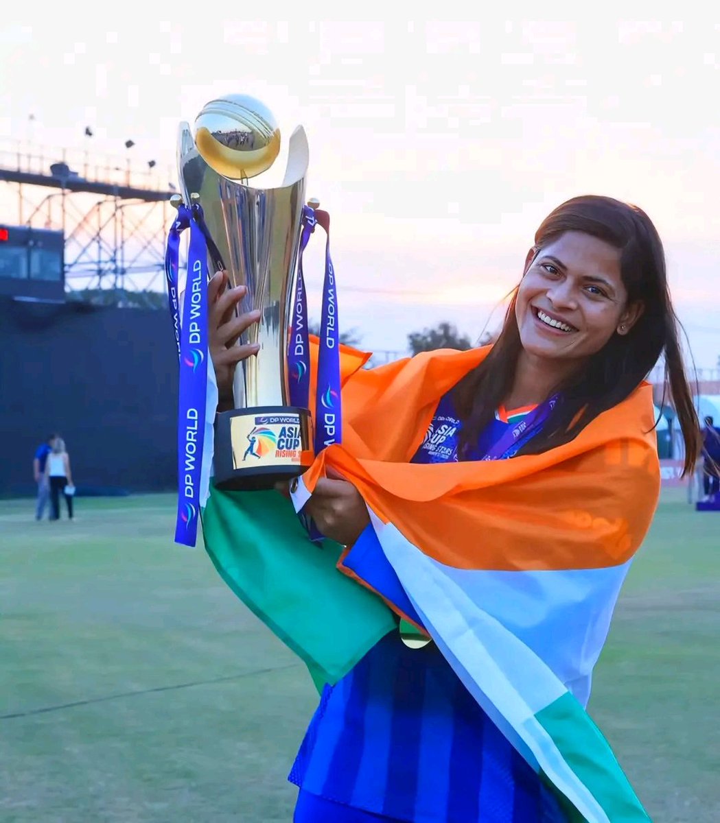 AvnishY01's tweet photo. Best fielder #radha https://t.co/YRd6ilRphN