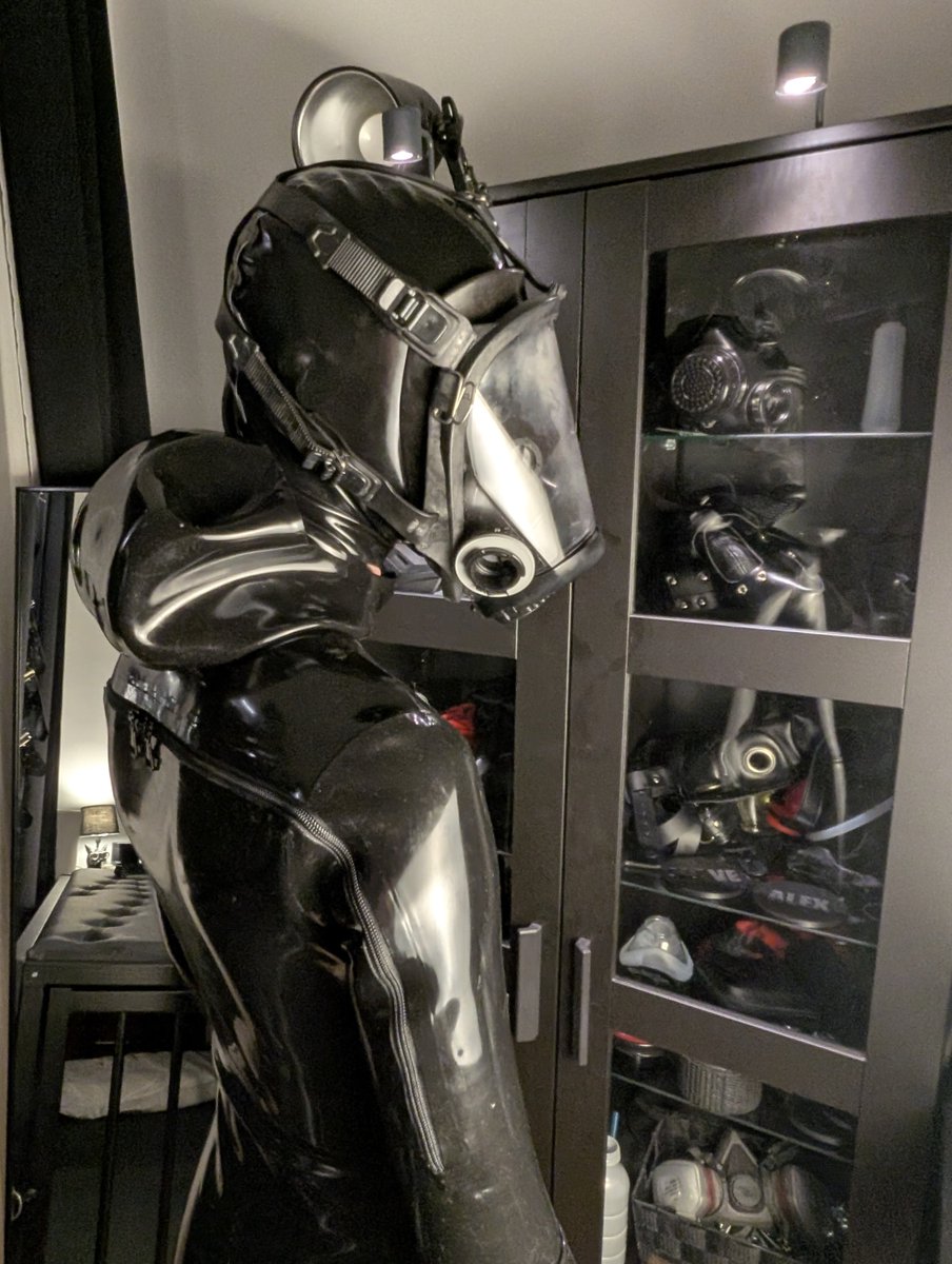 Slave Alex tweet media