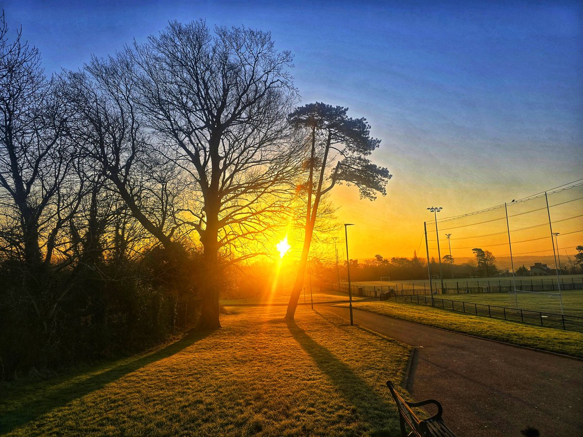 jmallon16's tweet photo. Beautiful morning sunrise falls park @barrabest @bbcniweather @Louise_utv @WeatherCee @barbara_utv @WeatherCee @WeatherAisling https://t.co/NUGMGiUpVI