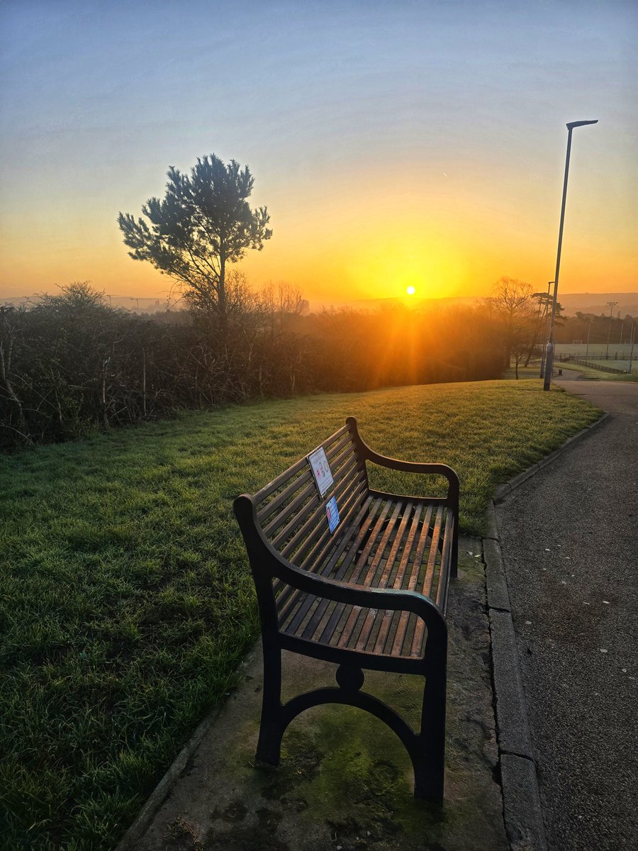 jmallon16's tweet photo. Beautiful morning sunrise falls park @barrabest @bbcniweather @Louise_utv @WeatherCee @barbara_utv @WeatherCee @WeatherAisling https://t.co/NUGMGiUpVI