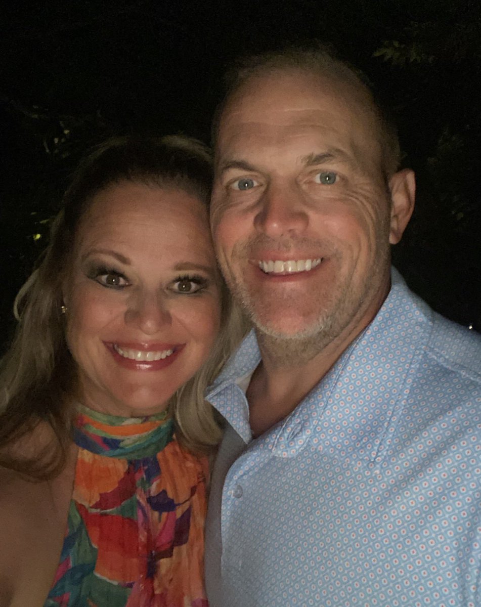 Desi Eberhardt tweet media