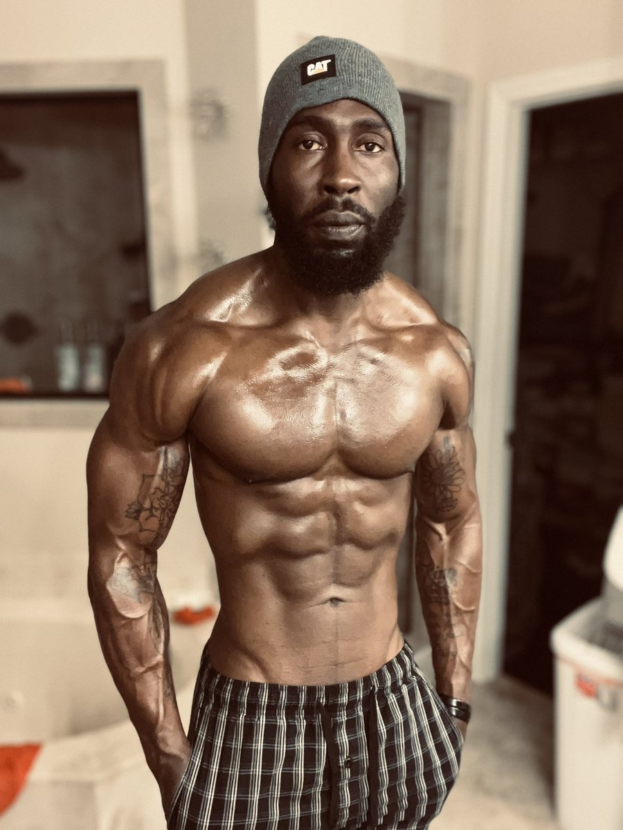 bowenb23king's tweet image. I love what I do #personaltrainer