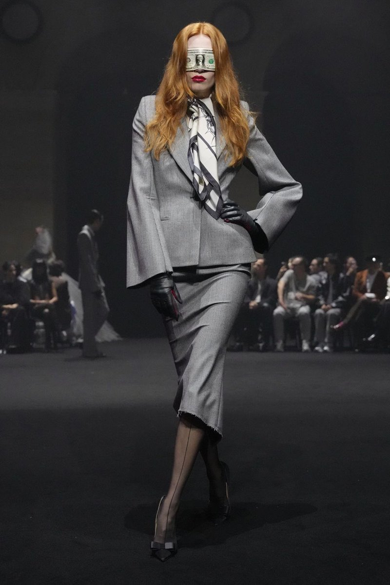 jacquemusx's tweet photo. Anti-capitalist fashion at Matières Fécales FW26 https://t.co/WKIQyqDzWr