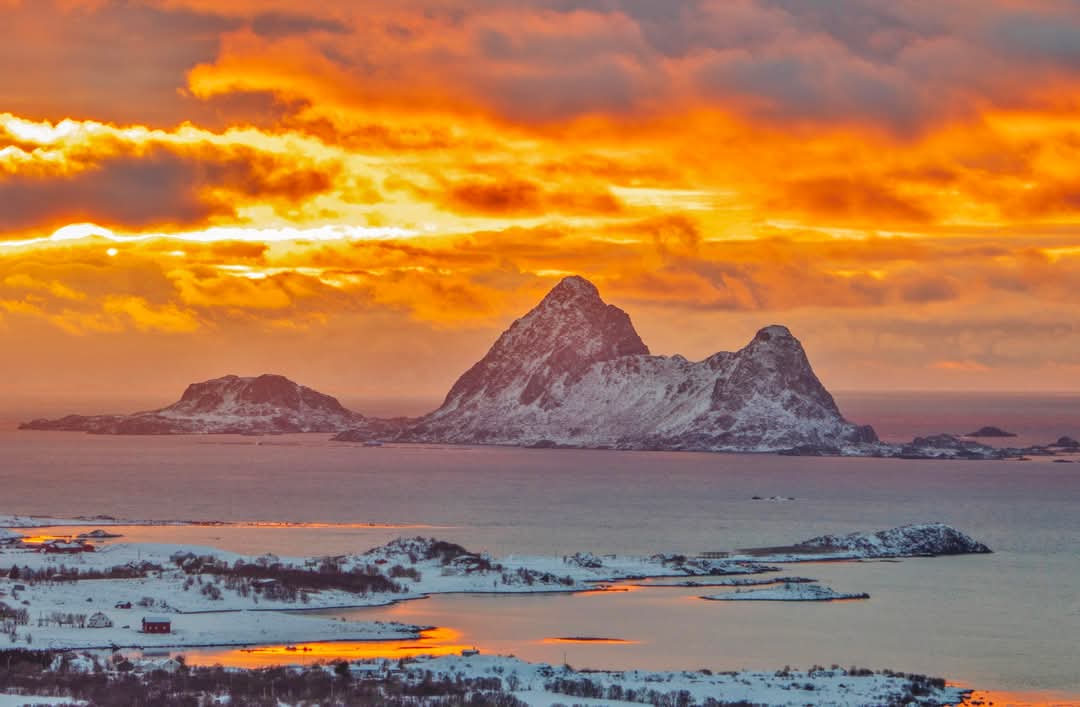 elusive_moose's tweet image. From Bø in Vesterålen 😍 Photo Jan-Helge Andersen #Norway #landscapes