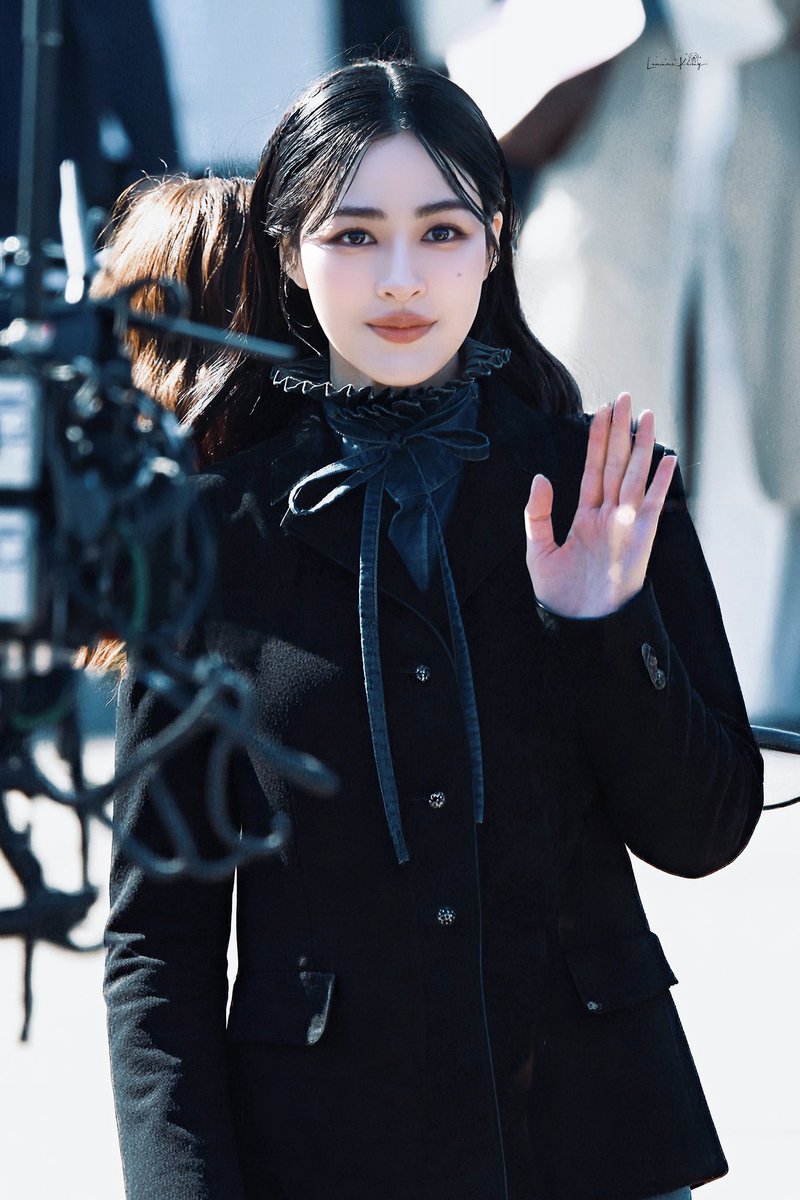 CL0511777's tweet photo. @WWDThailand Lingling Kwong wears Dior’s Paris Fashion Week look with appeal.

LINGORM BA DIOR AT PFW26
#LingOrmDiorAW26
#linglingkwong #PFW 
#Dior #DiorAW26 
@linglingsirilak @Dior https://t.co/ic89OE6P3q