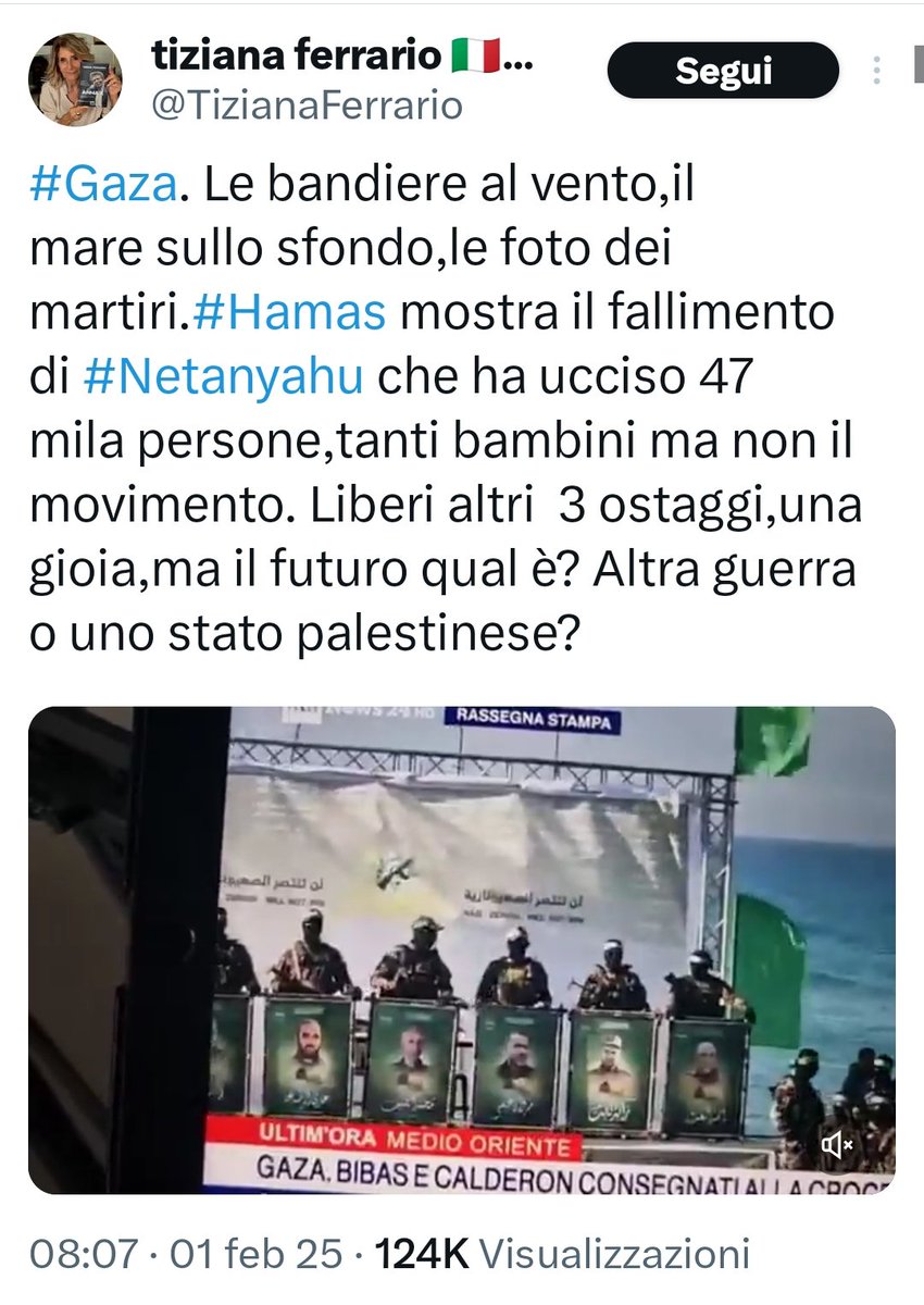 Qui Ferrario, "ambiziosa ma incapace" come una monarchia del golfo, che replica a Picierno prima di esserne travolta; 
nella foto d'archivio invece, il 1° febbraio 2025, la vediamo seduta su un pouf, mentre dice qualcosa di sinistra.

"Le bandiere al vento, il mare sullo sfondo,