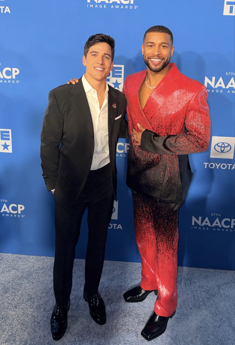 mike_manning_'s tweet photo. A few more shots from a magical weekend. I’m so grateful I get to share space w/ this group. ✨

#BeyondTheGates #NAACP #NAACPImageAwards https://t.co/KIdwaFN3EY